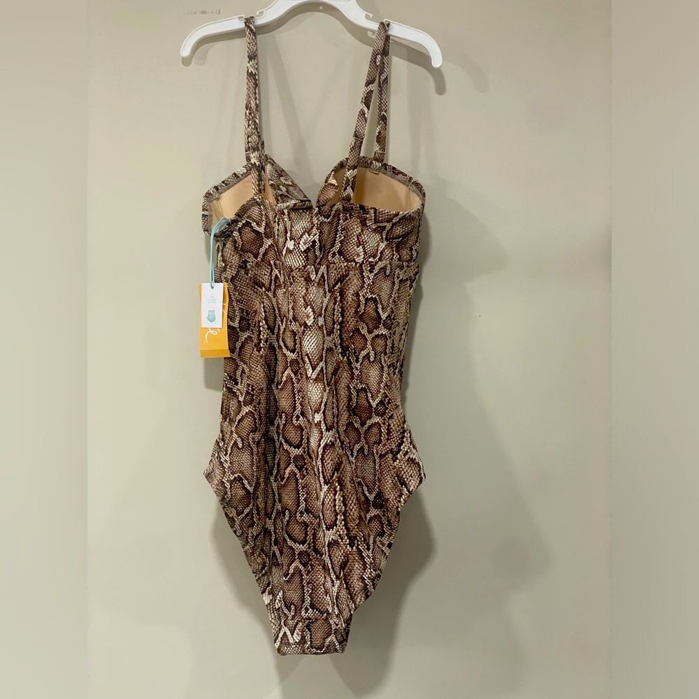 Women swimsuit  multicolor new and very stylish.